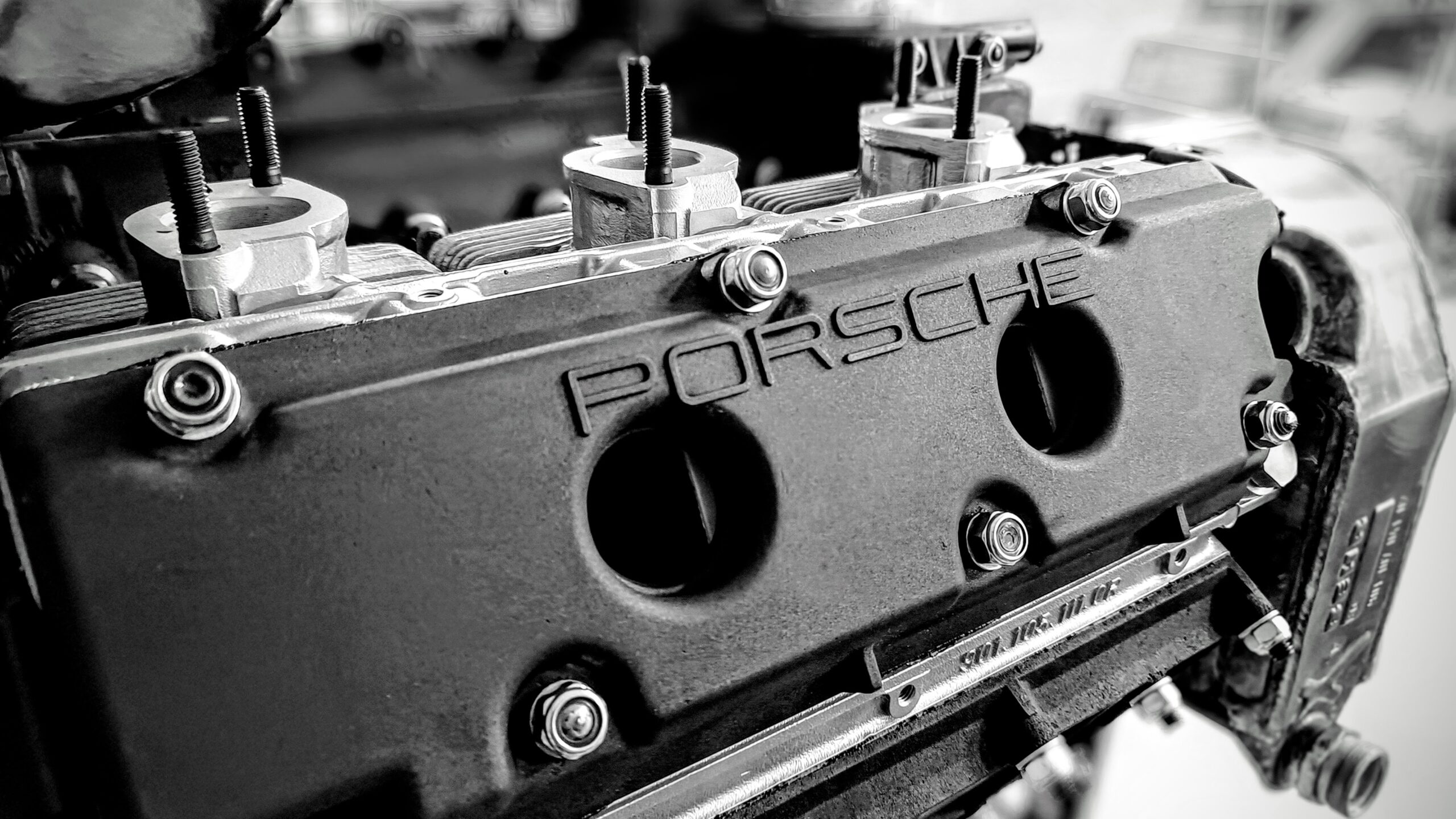 moteur-porsche-black&white